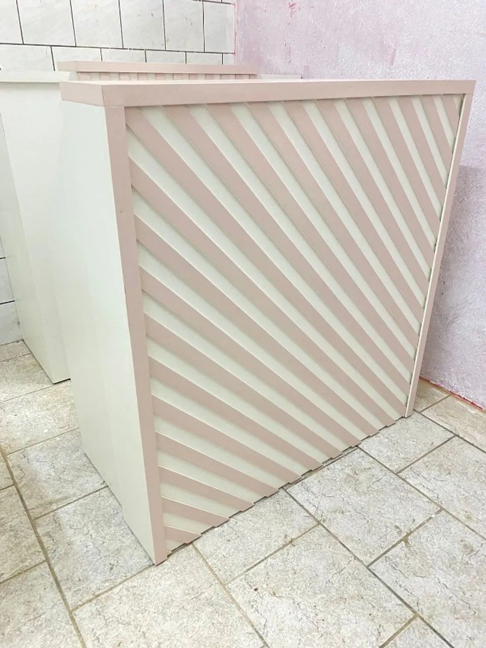 Balcão Rosa e Branco - Lojas - Consultórios - Escritórios - Foto 2