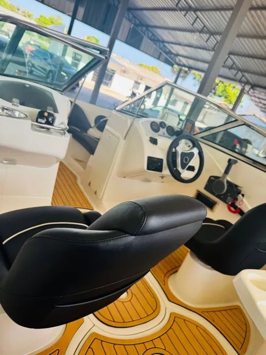 Lancha venture motor 115 Yamaha 120.000$