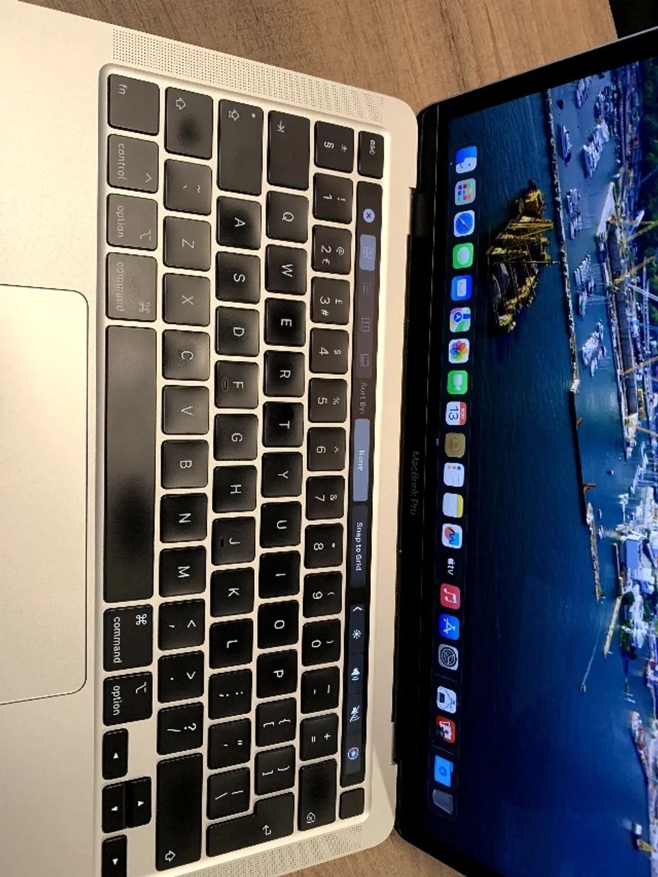 MacBook Pro 13? 2020 i7 TOUCH BAR 32GB 512TB - semi novo