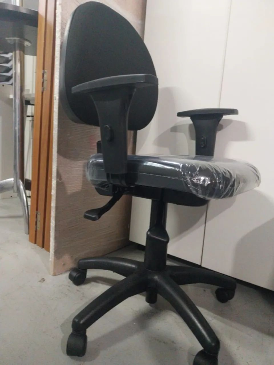 Cadeira para Escritório Executiva Cerântula - Foto 3