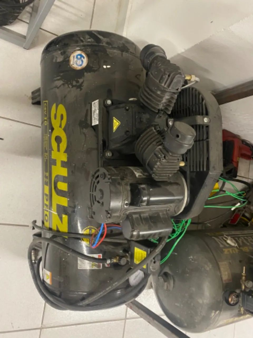 Compressor De Ar 2hp 10 Pés 110 Litros Pro Csv 10/110 Schulz Cor Preto 220V - Foto 5