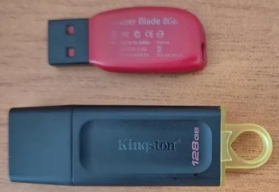 Pendrive 128gb e 8gb