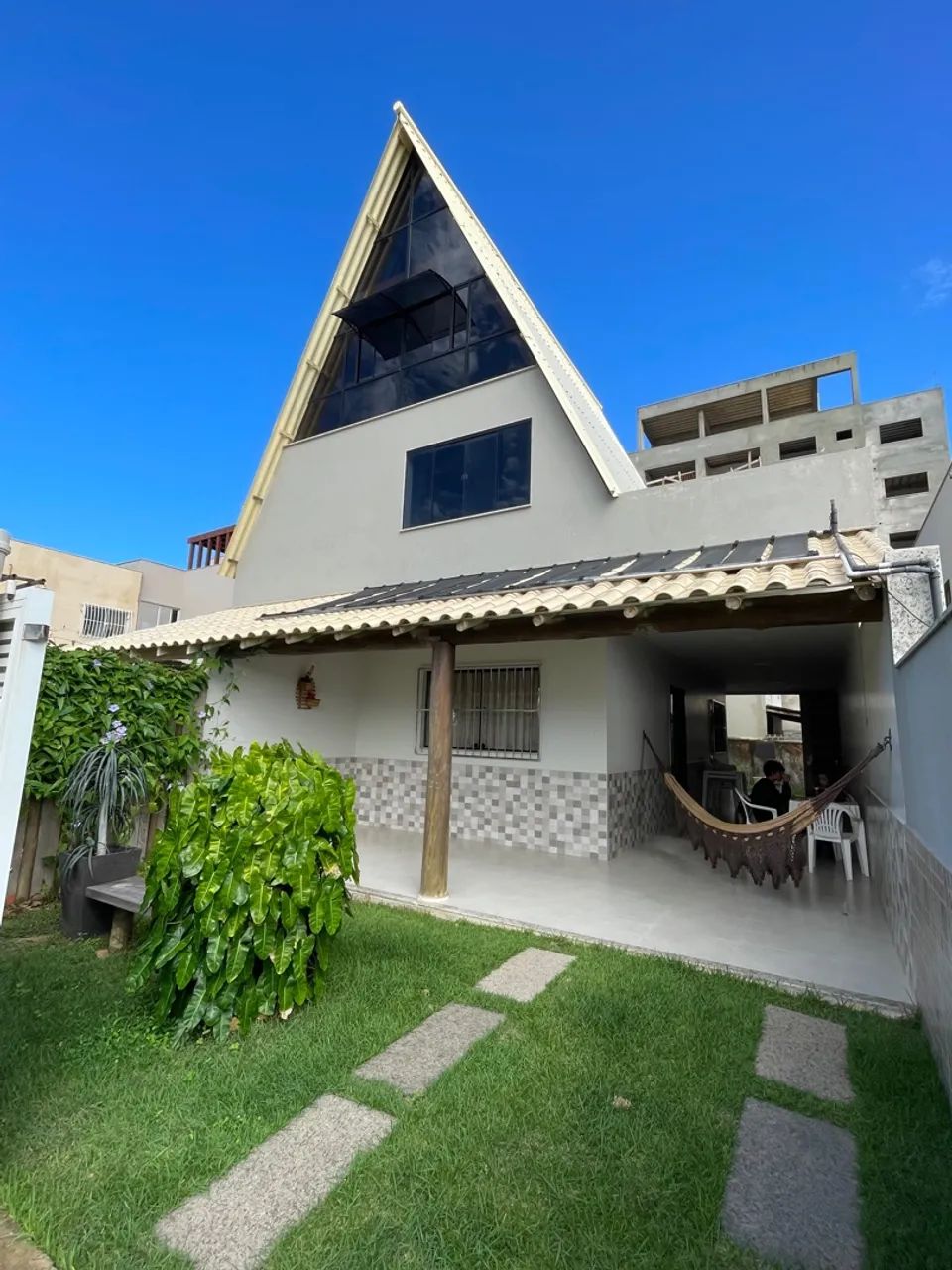 Casa toda mobiliada debaixo do chalé na primeira quadra da praia de Guriri ES