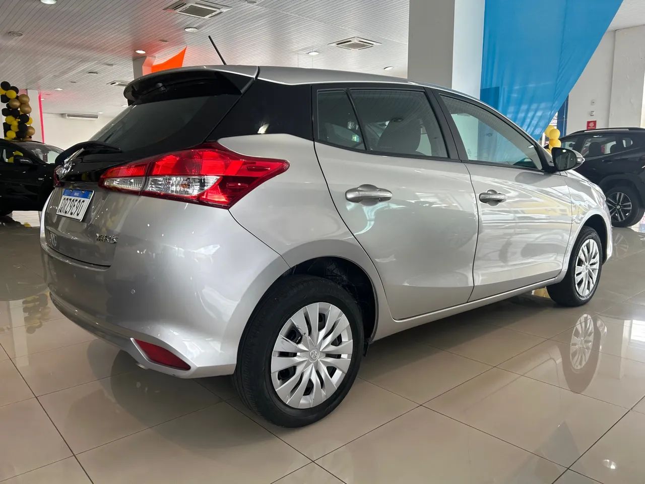 YARIS XL LIVE 1.3 FLEX 16v 5P MEC. 19/20. POUCO RODADO - Foto 4