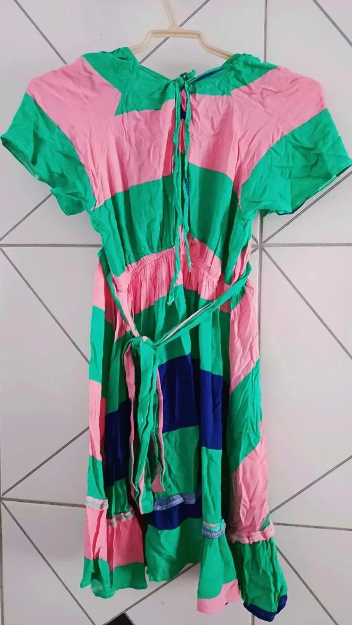 Vestido listrado rosa com verde e azul - Foto 2