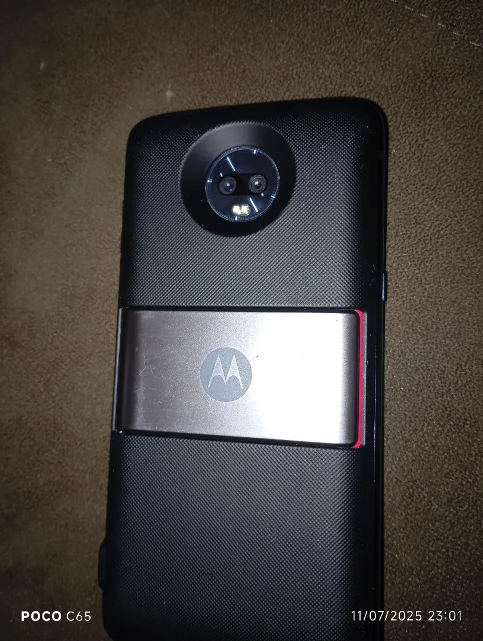 Motorola semi novo com bateria de embutir