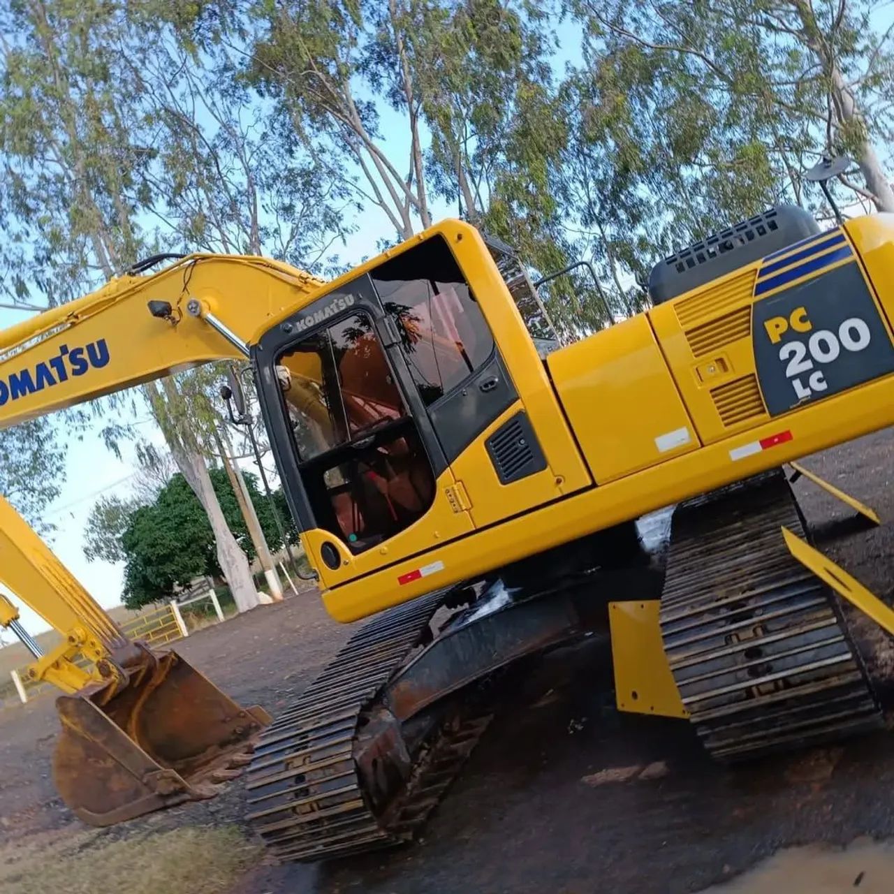 ESCAVADEIRA PC200 - Excelente estado - Foto 2