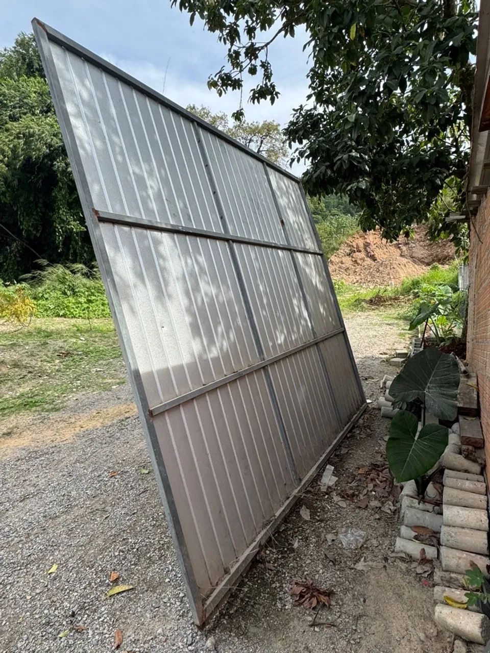 Portão de chapa galvanizado 3,1 x 2.7m