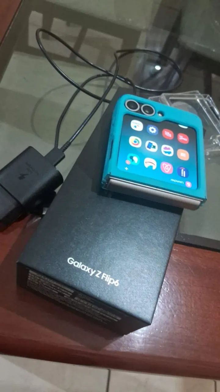 V/T Samsung Z Flip 6 256gb  completo com nota e garantia