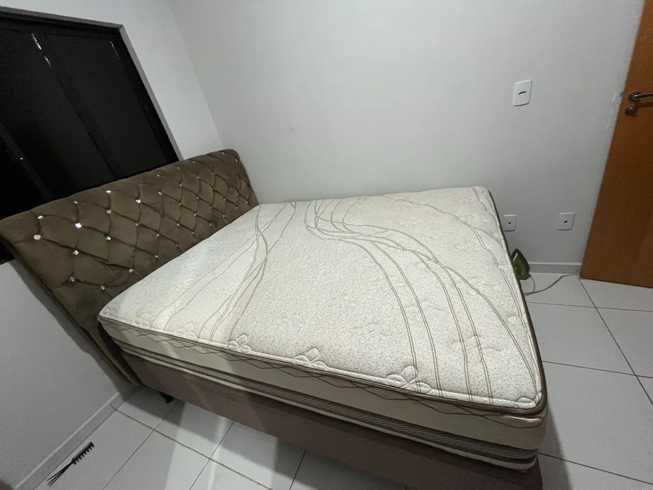 Vende-se cama Cama Box King Herval Elegant 193x203x73cm Molas Ensacadas - Foto 2