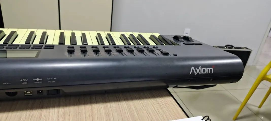 Controlador M-Audio Axiom 61 - Foto 4