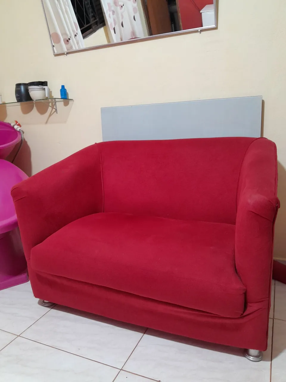 Sofá Vermelho Confortável - 2 Lugares