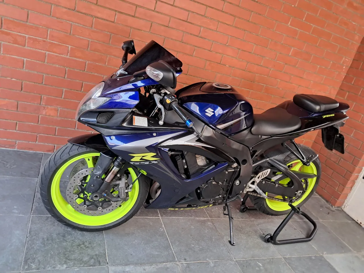Suzuki GSX- R 750 Srad
