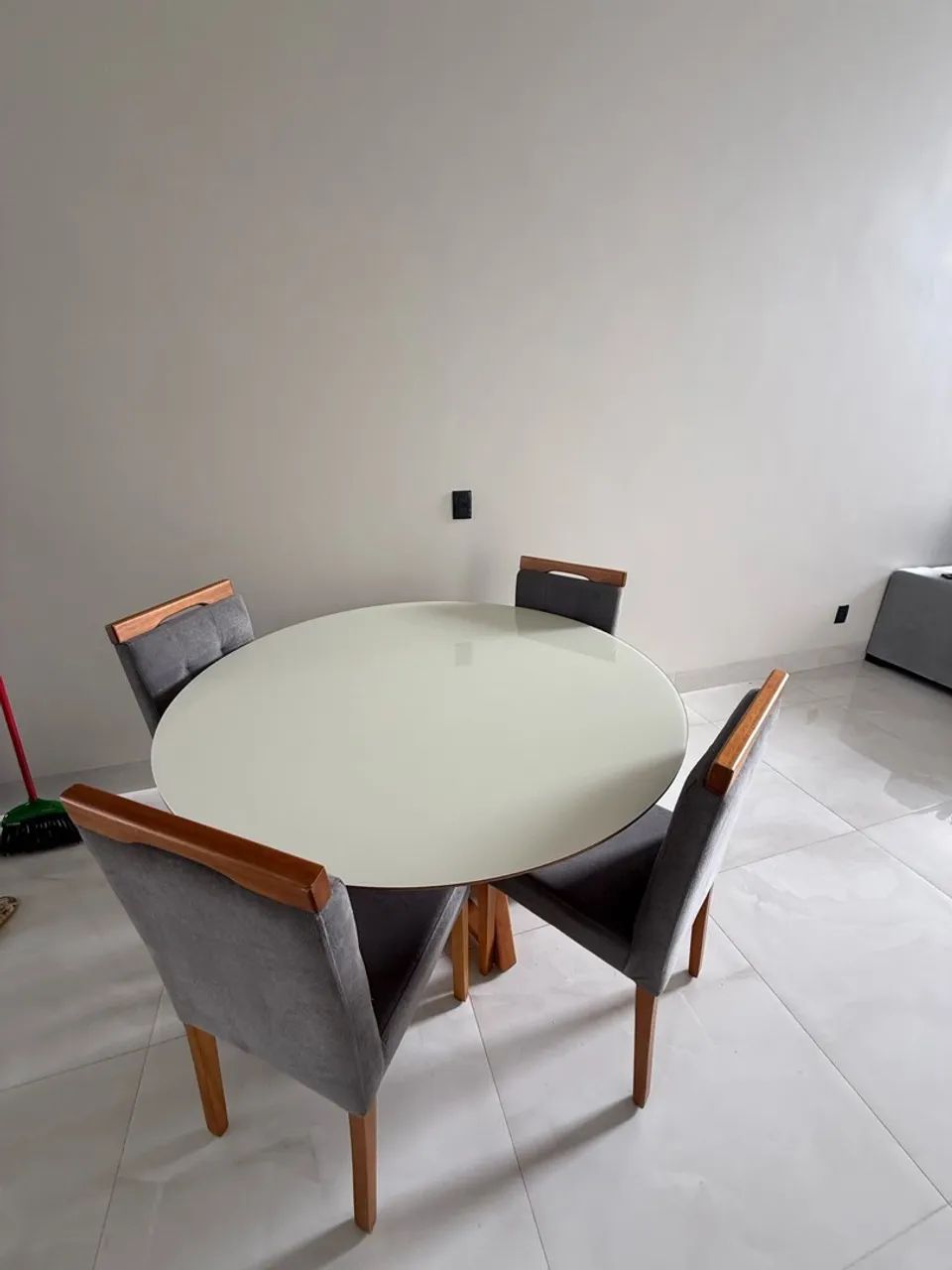 Mesa 100% madeira 