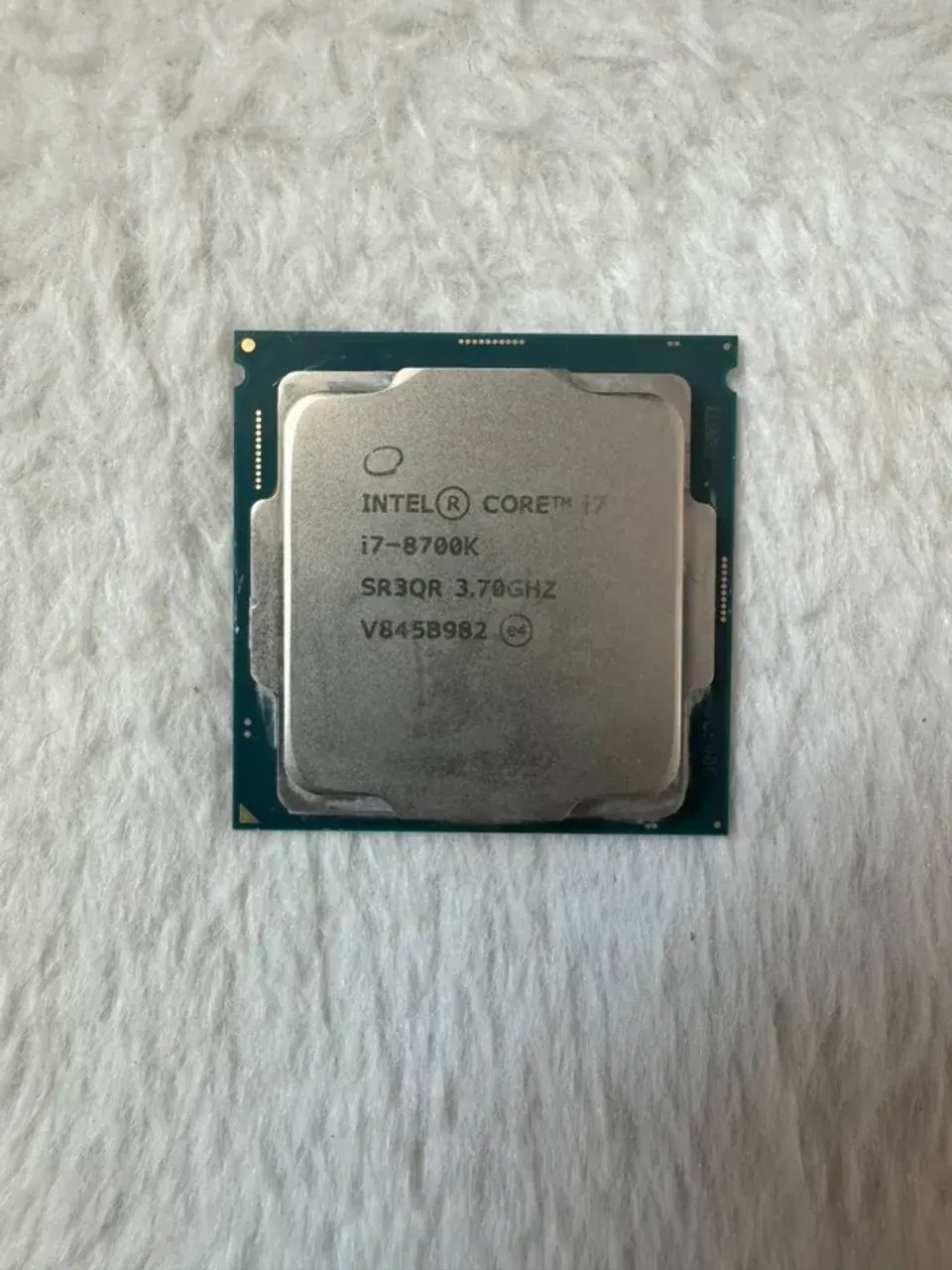 Processador Intel i7-8700K - 6 Núcleos, 12 Threads