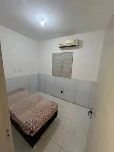 alugo casa com piscina em marechal