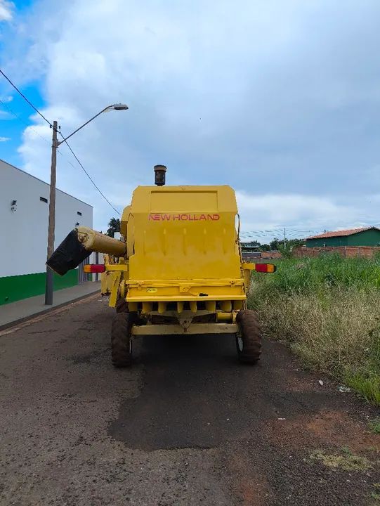 Colheitadeira New Holland 8055 - Foto 5