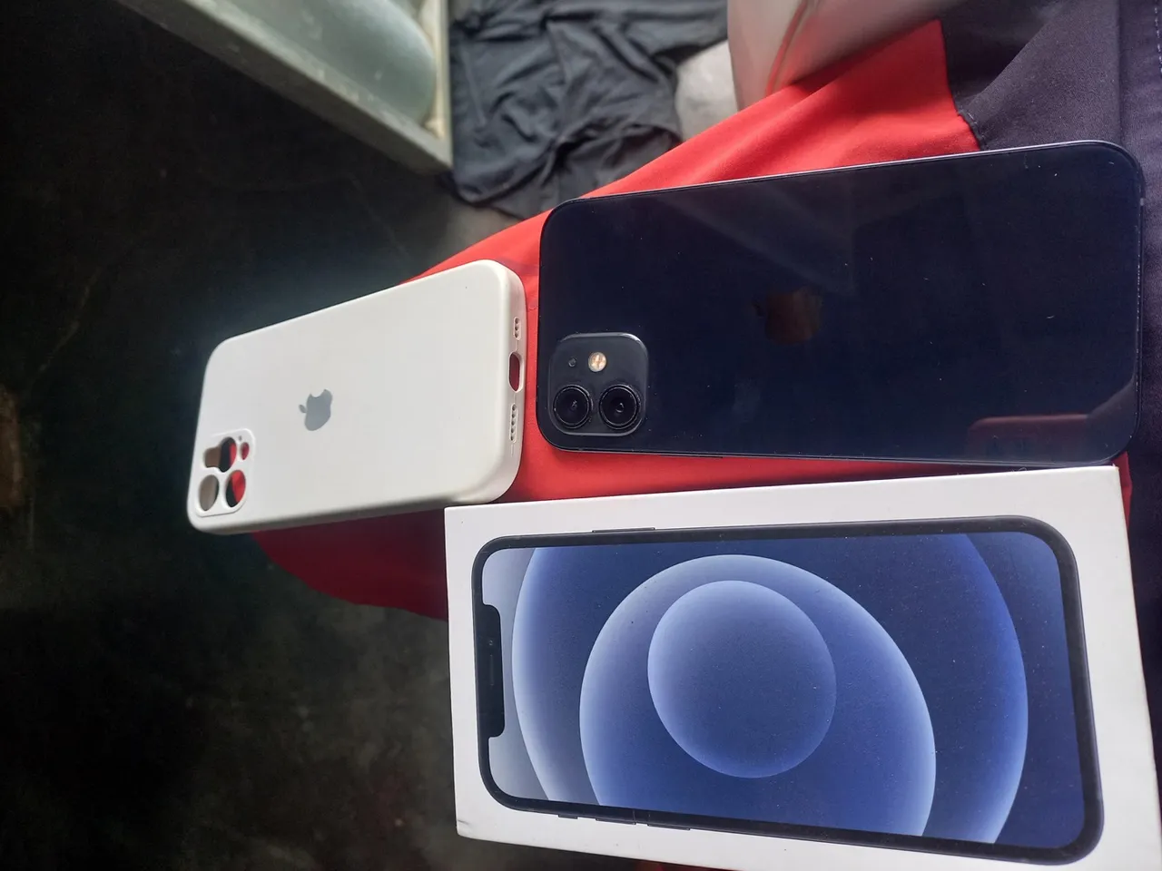 iPhone 12. 64GB azul