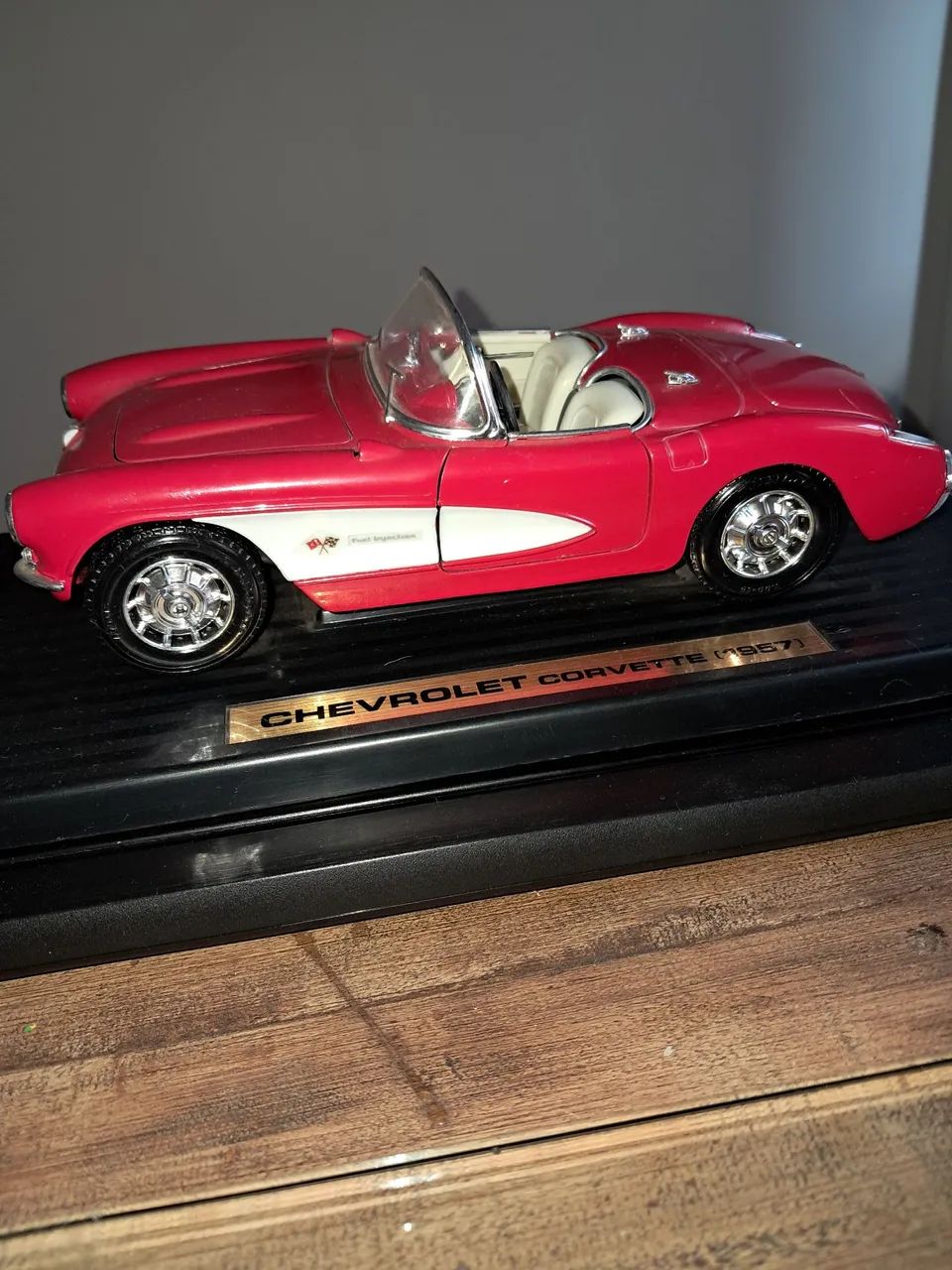 Chevrolet Corvette 1957 - Miniatura Escala 1:18