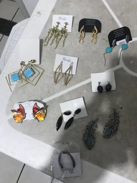 Brincos de vários estilos, novos!