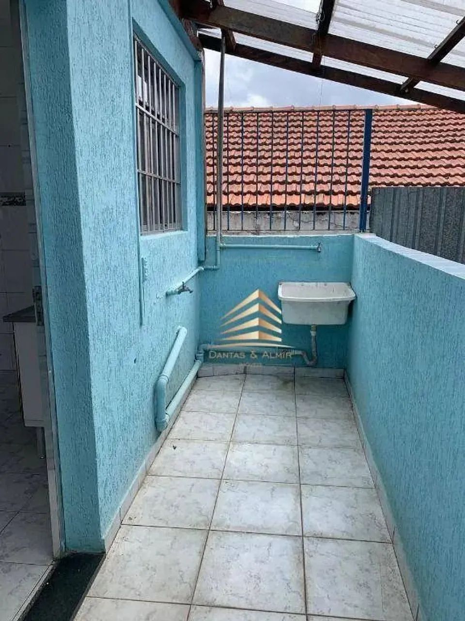 Sobrado Comercial, 3 kitnets, 1 salão e uma casa COM 2 dormitórios, quintal, , 2 vagas, 33 - Foto 4