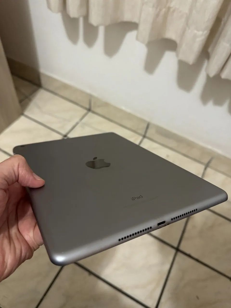 iPad 6a Geração 128GB Space Gray (A1893) - Foto 2