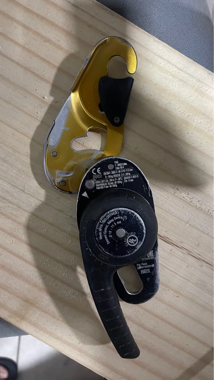 Descensor Auto-Blocante Petzl I'D