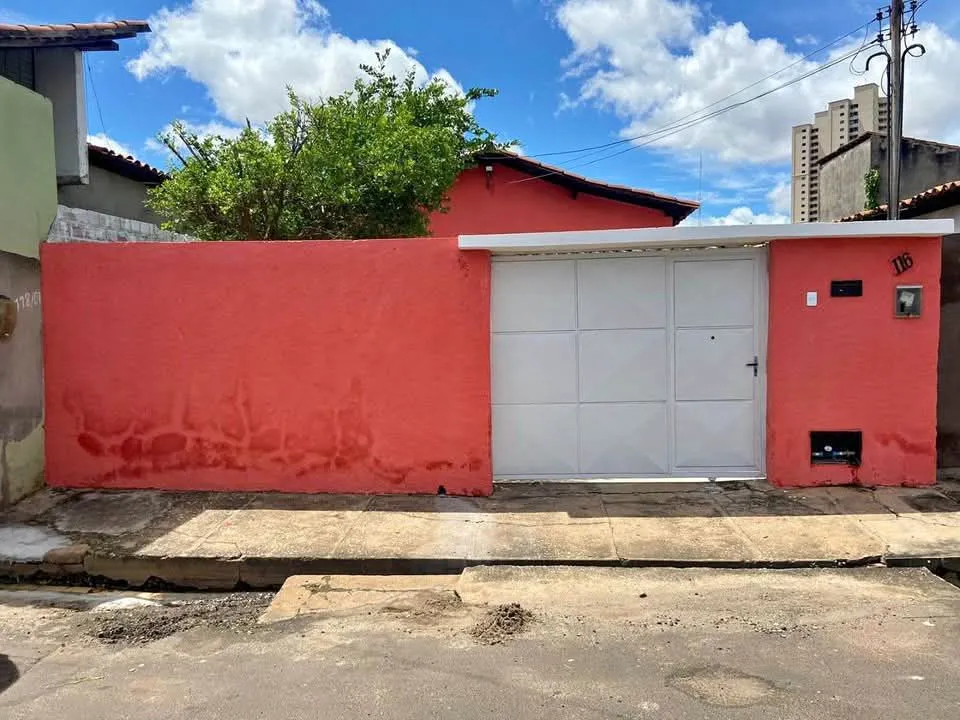 VENDE-SE CASA EM MACAPÁ ZONA SUL
