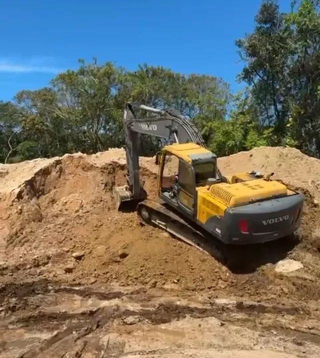 Escavadeira Volvo 2023 EC210 Nova Operacional - Foto 2