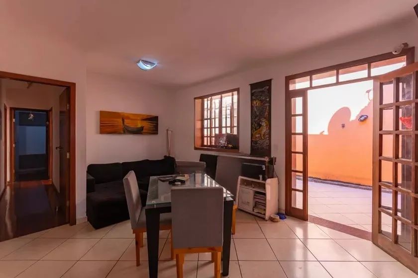 Casa à Venda - Alípio de Melo, 3 Quartos, 294 m2 - Foto 2