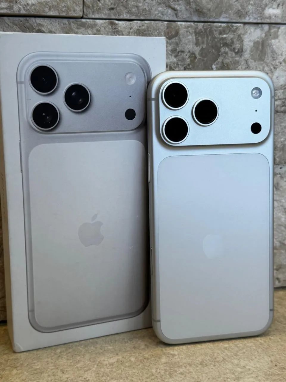 IPhone 17 PRO MAX 256GB ( PRATICAMENTE SEM USO COM 4 CICLOS APENAS) - Foto 2
