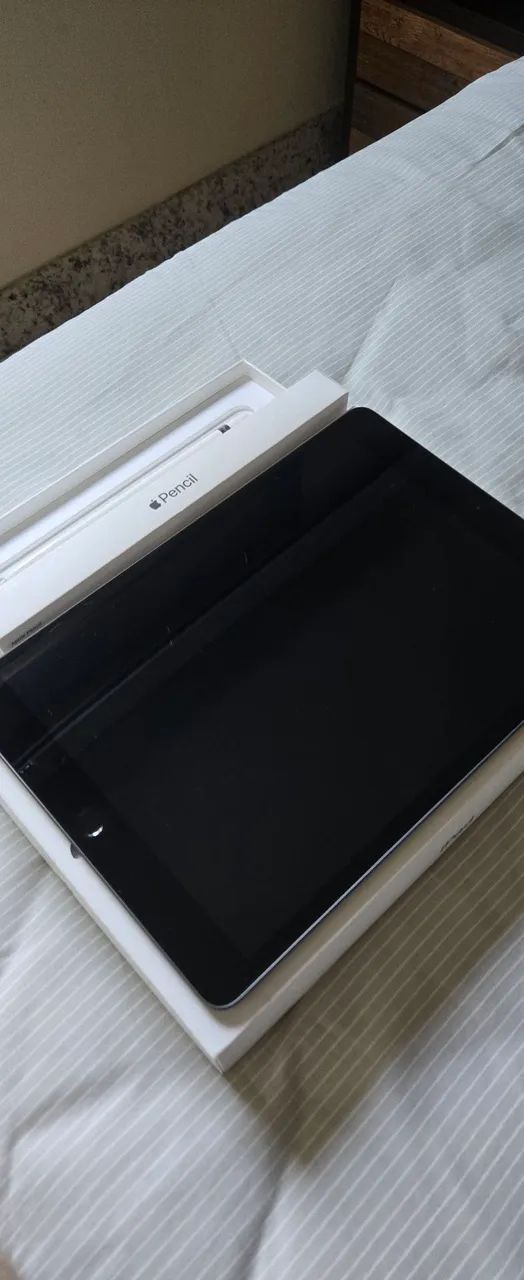 I PAD 32GB 8ª Geração + Apple pencil - Tablets e E-Readers - Praia