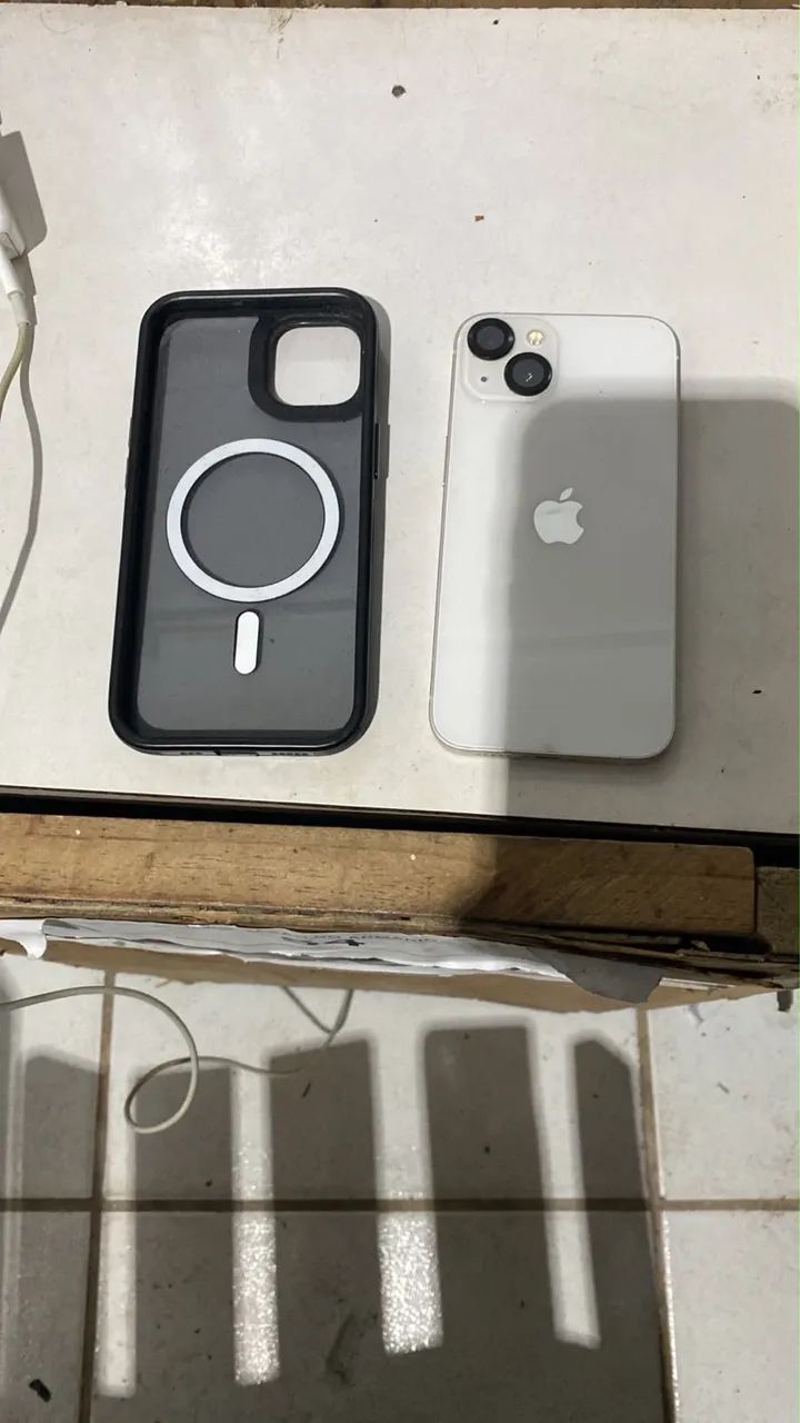 Vendo ou troco iPhone 13 de 256GB branco - Foto 5