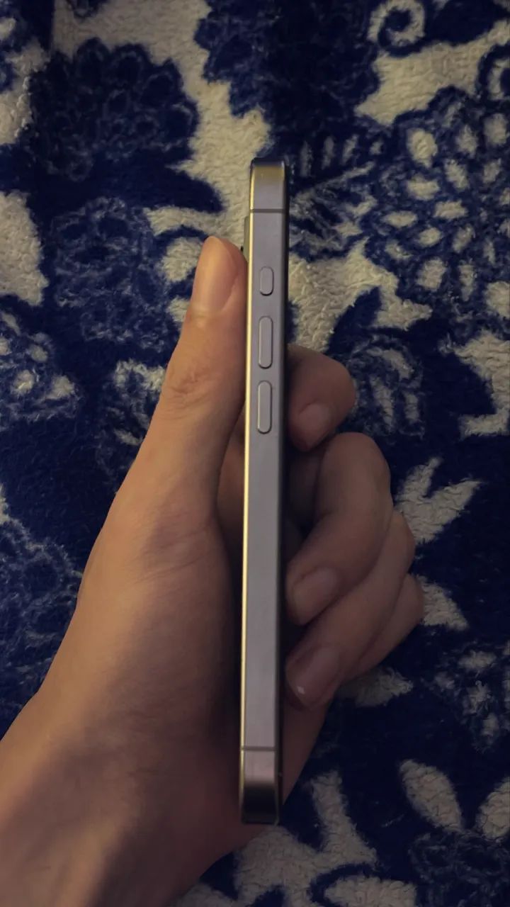 iPhone 15 pro  - Foto 2