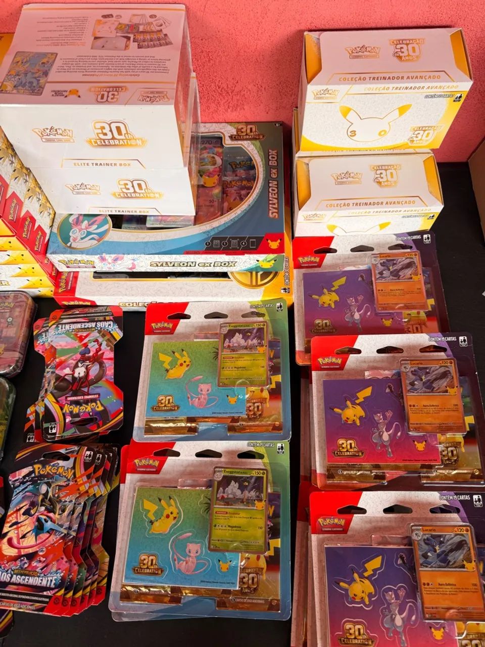 Pokémon 30th - Inglês e Português Lacrado - Foto 3