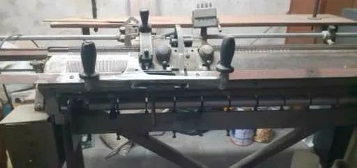 Maquina trico coppo n,7 ,precisa manutenção, valor $ 1000,00