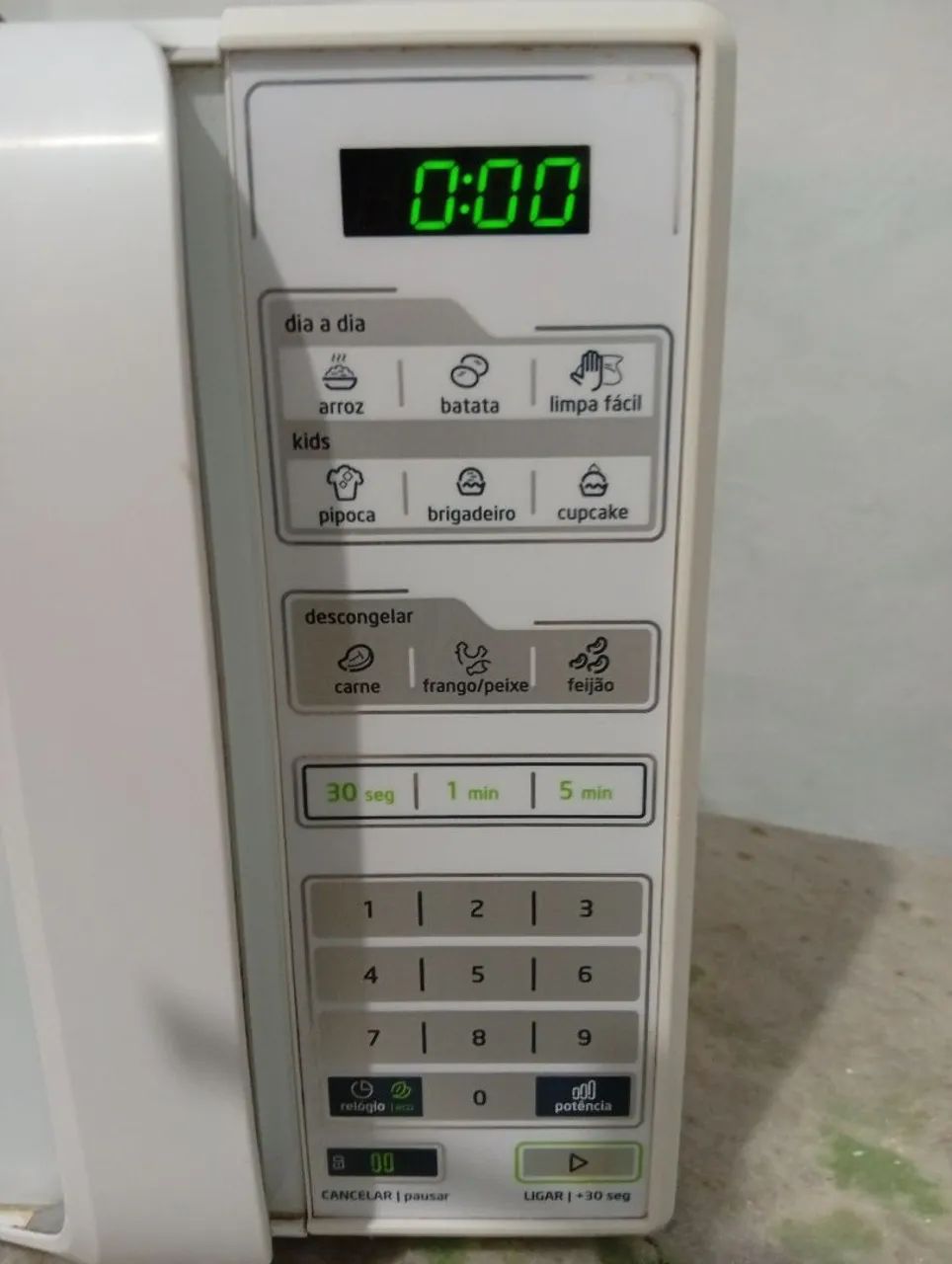 Microondas Midea 20 litros 110v - Foto 2