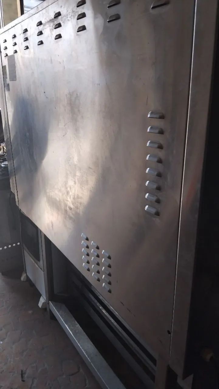 Forno Vipao Uno Evolution A gás 200/60HZ TRIF -CV ótimo estado. - Foto 4