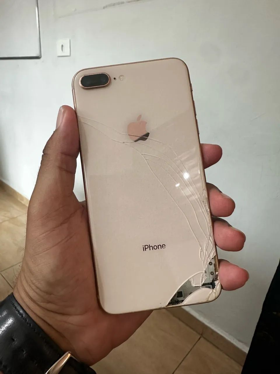 iPhone 8 Plus 64GB Dourado - Funcionando Tudo/Usado no dia a dia - Foto 2