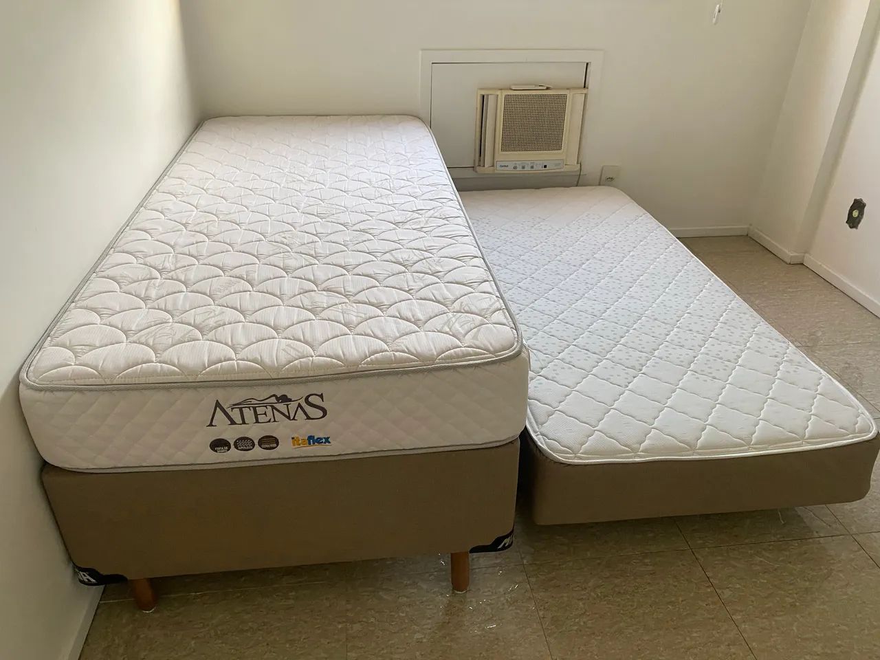 Vendo Bicama nova que vira de casal com colchões 