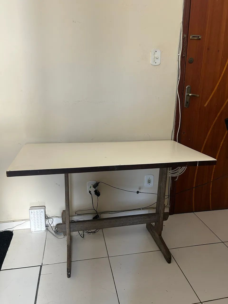 VENDO MESA DE JANTAR DE MADEIRA