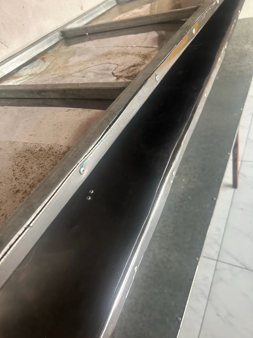 VENDO MESA DE MANUSEIO DE TAMPÃO INOX - Foto 3