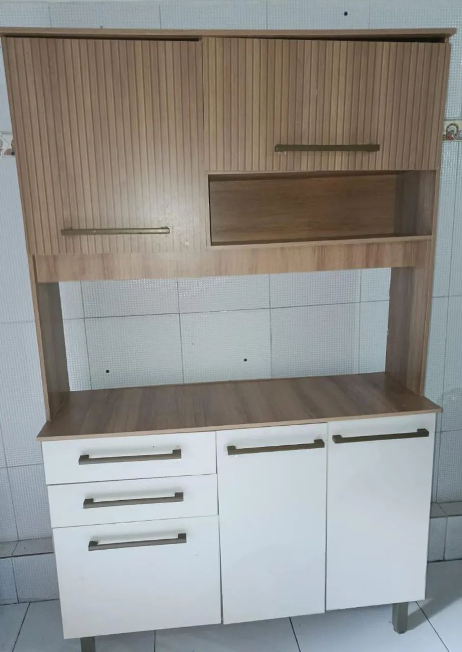 Vendo armário e mesa 