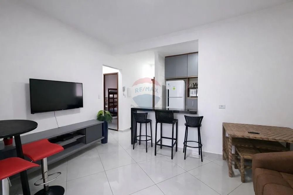 Casa mobiliada com 2 quartos, 1 vaga de garagem e depósito  perto da praia | Aviação  Prai