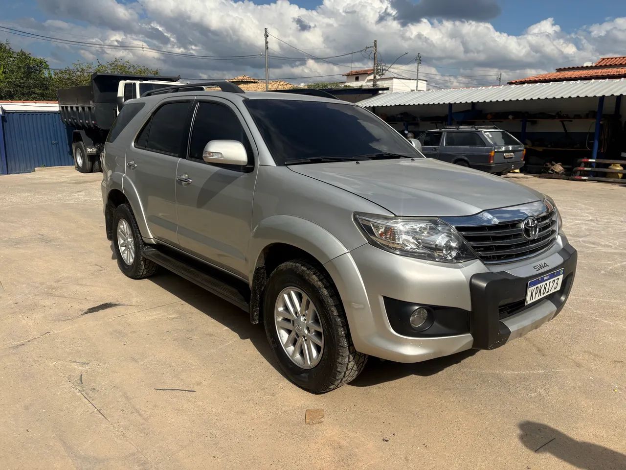 Toyota Hilux SW4 SR 4X2 2.7/ 2.7 Flex 16V Aut. 2013