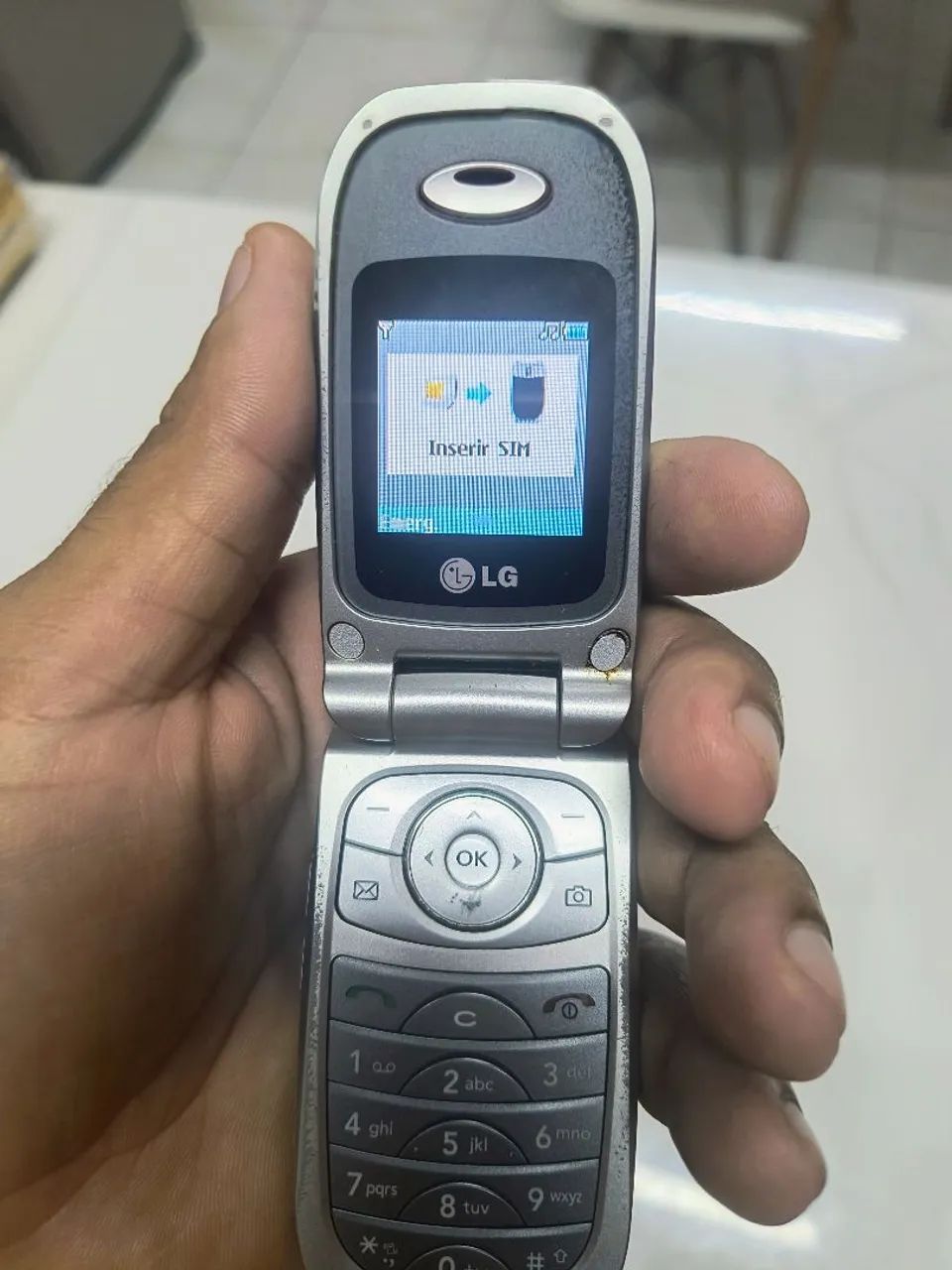 Celular LG Flip  - Foto 3