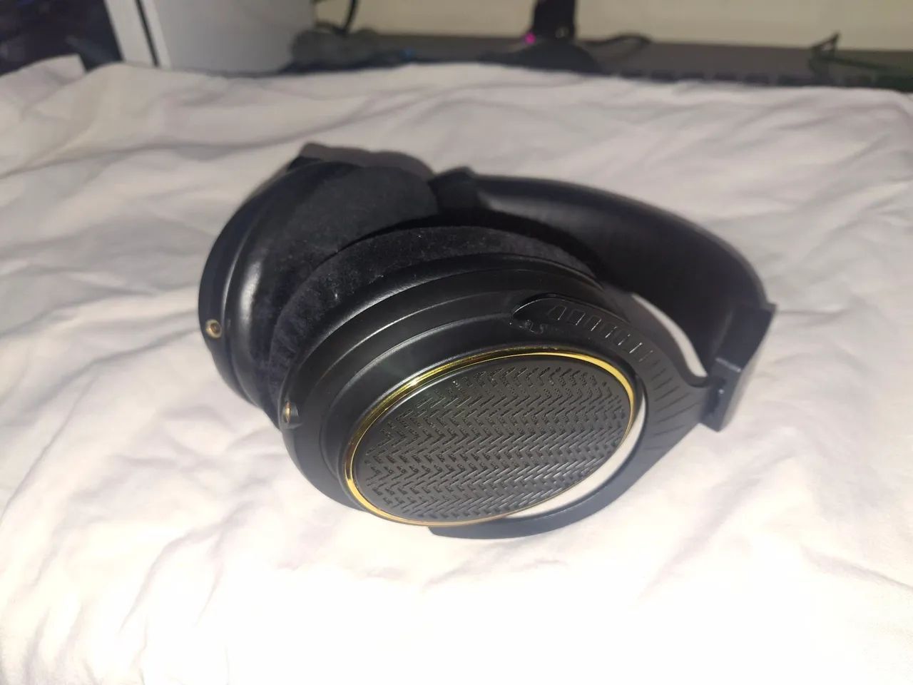 Headphone thieaudio ghost