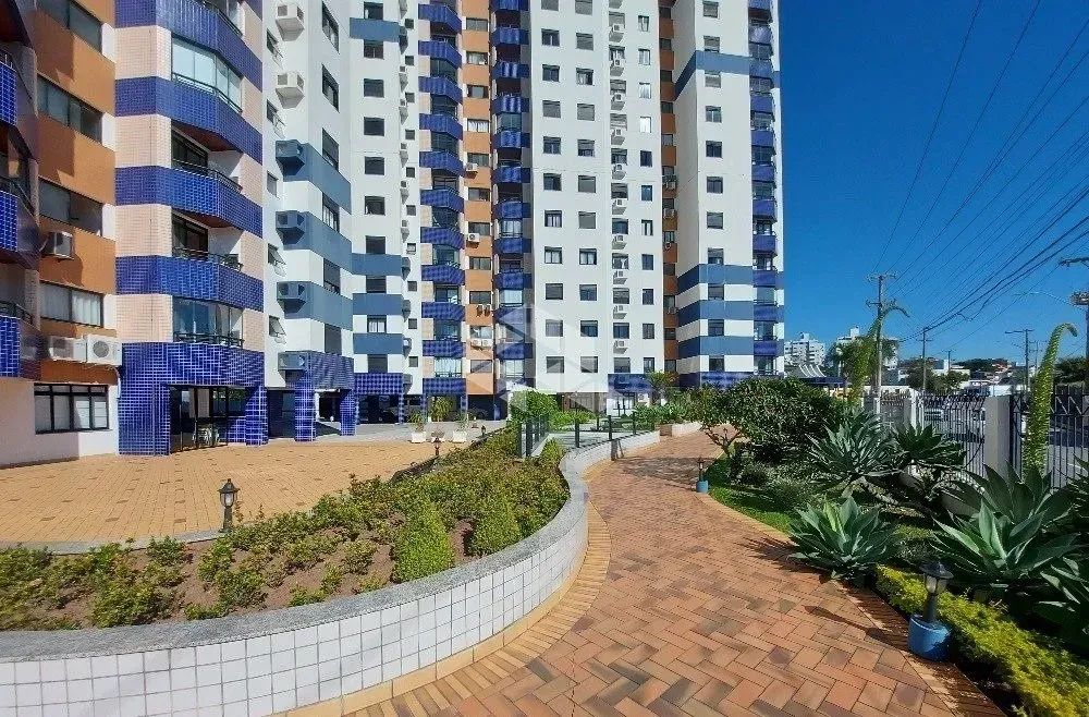 APARTAMENTO COM 2 QUARTOS 1 SUÍTE E SACADA À VENDA NO ESTREITO FLORIANÓPOLIS - Foto 2