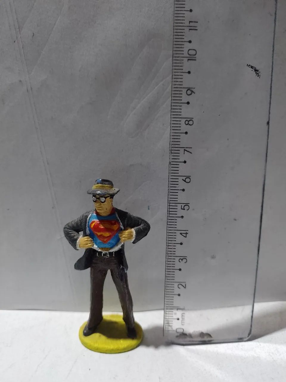 CLARK KENT - PLÁSTICO  - Foto 4