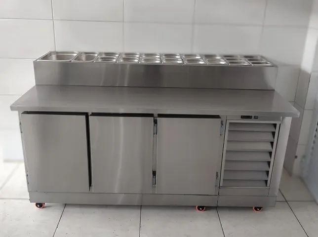 Balcão Refrigerado Industrial com Condimentadora